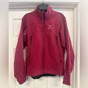 Arc'teryx Women's Shell Burgundy Weatherproof Jacket